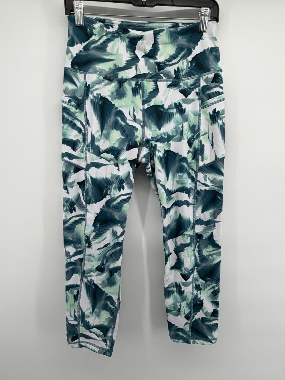 GAIAM Women’s High-Waist Leggings in Green and White Leaf Print
